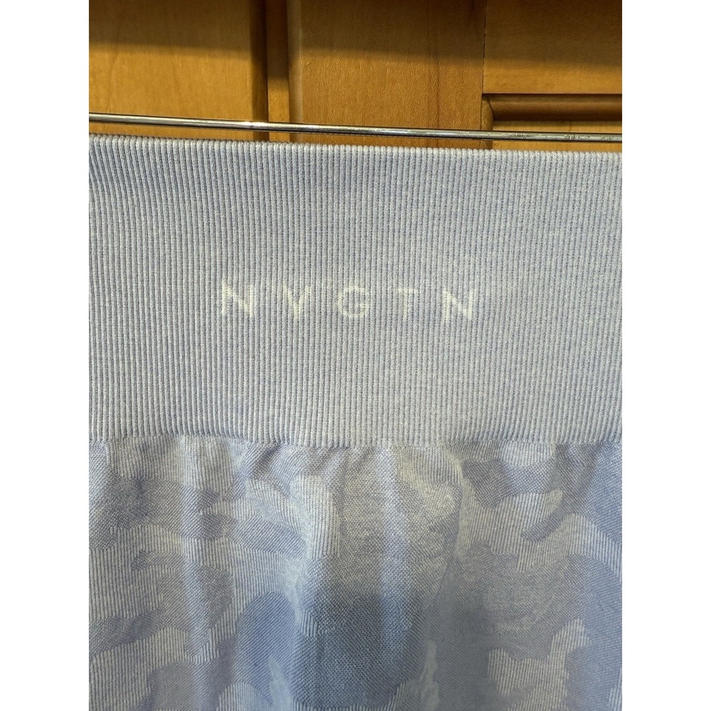 NVGTN camo seamless biker shorts in a periwinkle lilac Color Size Large Athletic - Picture 3 of 4